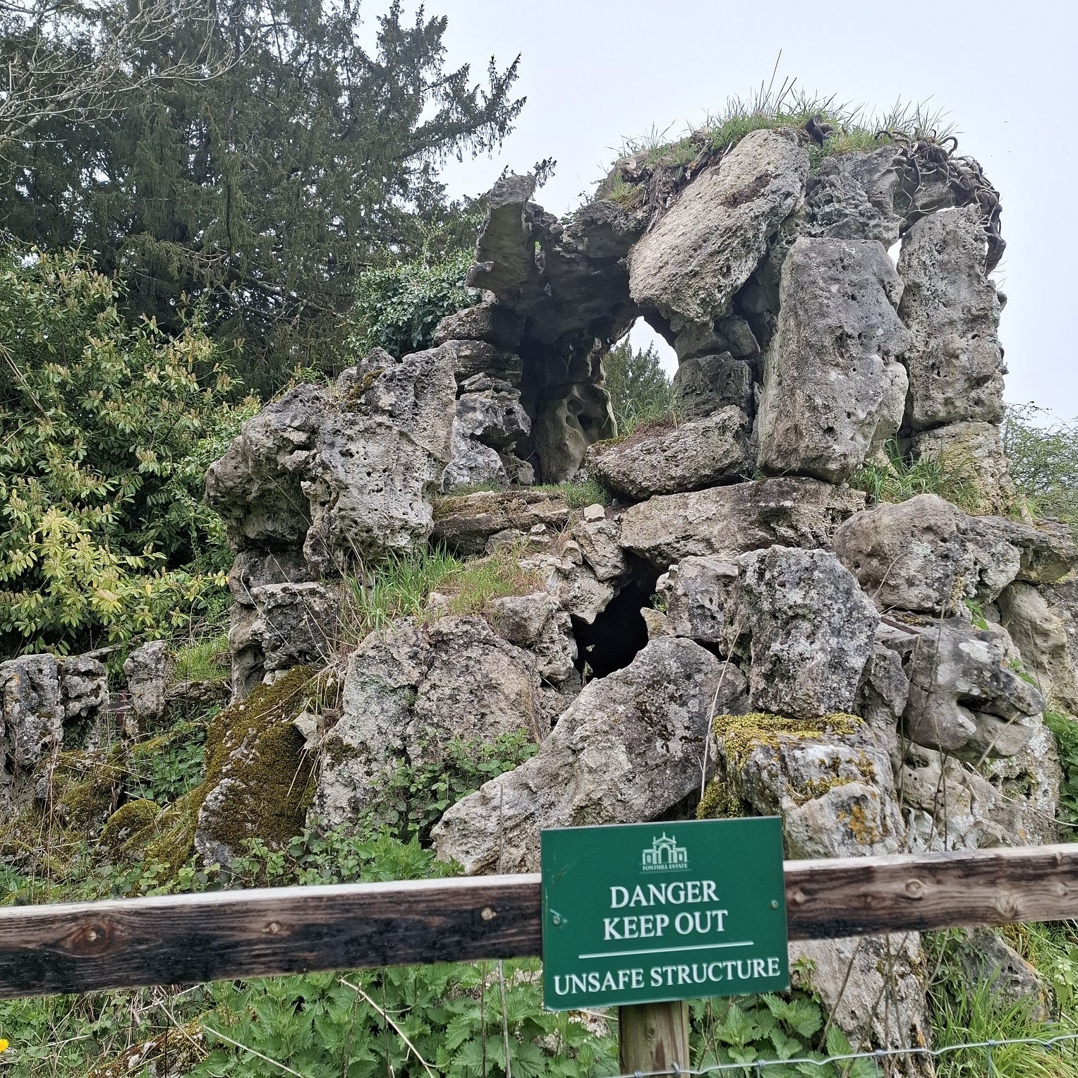 Fonthill House grotto
